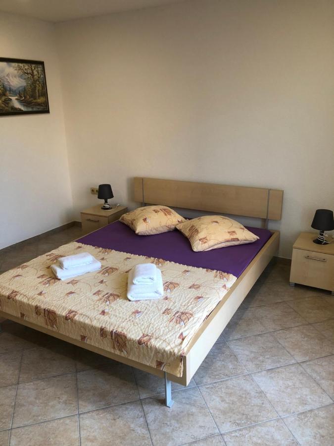 Miro Apartmani Ražanac Extérieur photo