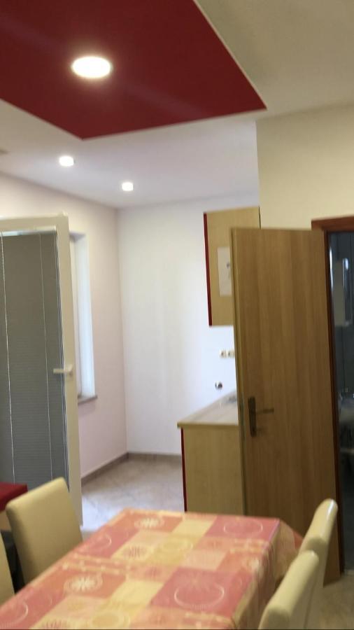 Miro Apartmani Ražanac Extérieur photo