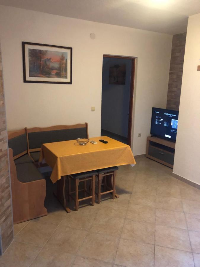 Miro Apartmani Ražanac Extérieur photo