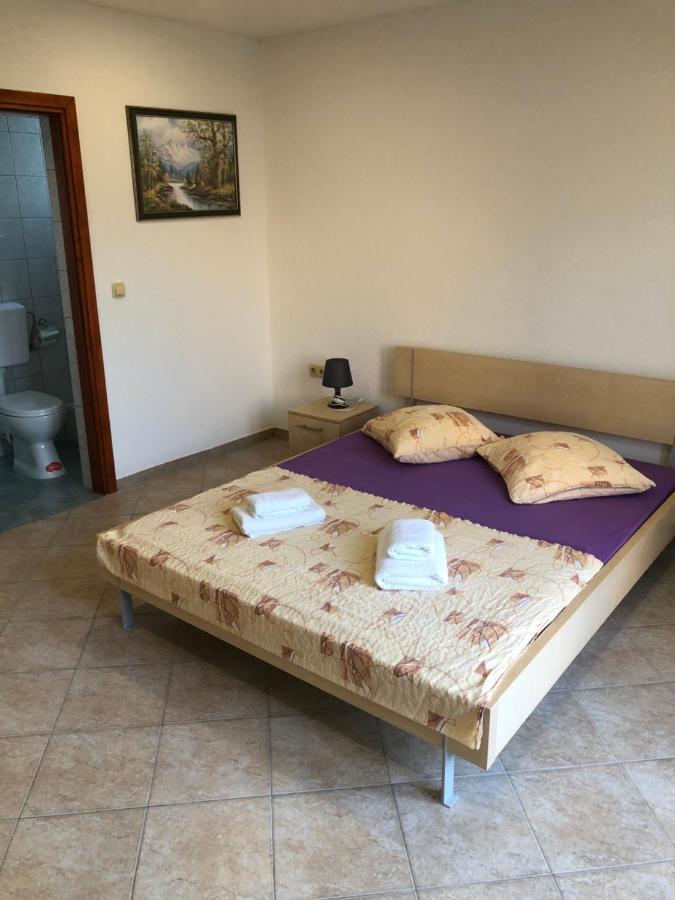 Miro Apartmani Ražanac Extérieur photo