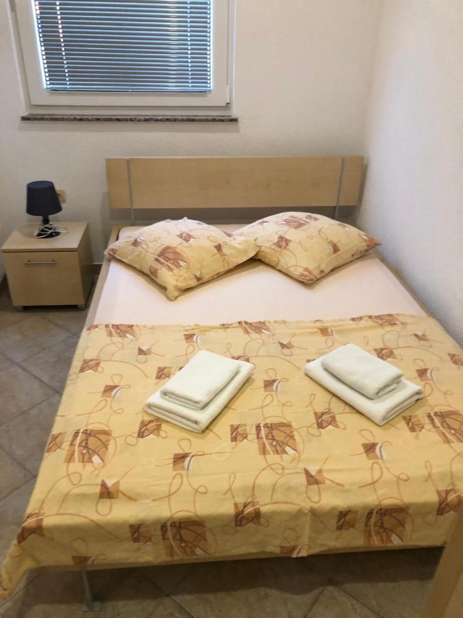 Miro Apartmani Ražanac Extérieur photo